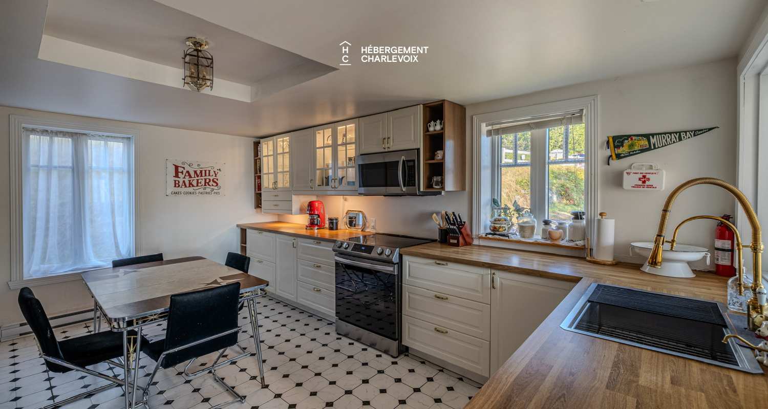 JAU-230 - Historic riverfront home with private hot tub